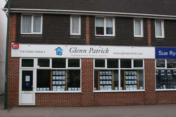 No 22 Glenn Patrick Estate Agent 2006